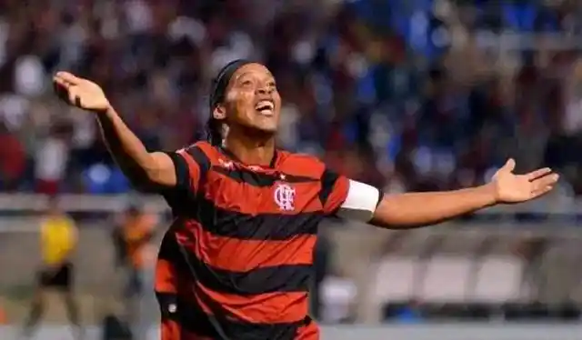 俱乐部正在 俱乐部正在