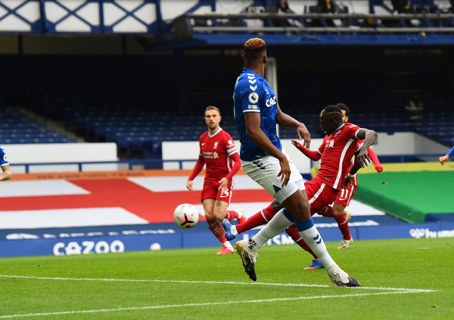 现前有多名 现前有多名