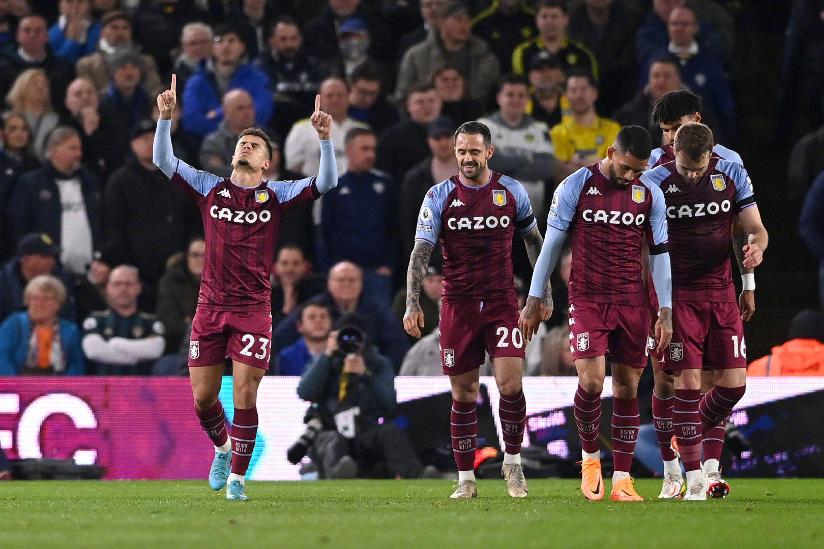 成从边路突 成从边路突